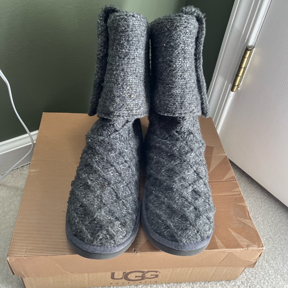 Ugg - Gray Knit